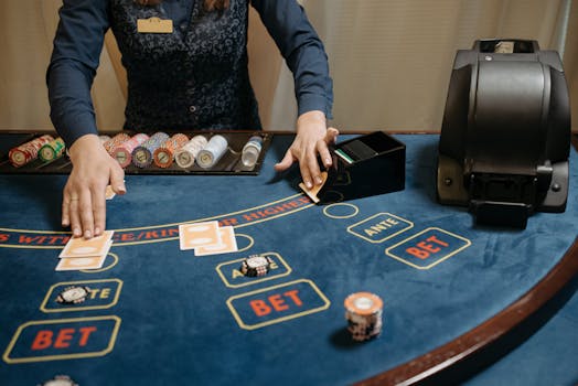 Mesa de cartas estilo poker — arte conceitual AA45Jogo